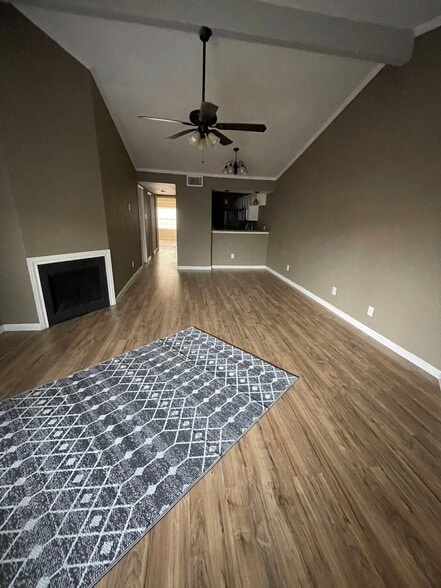 Building Photo - 8545 Midpark Rd