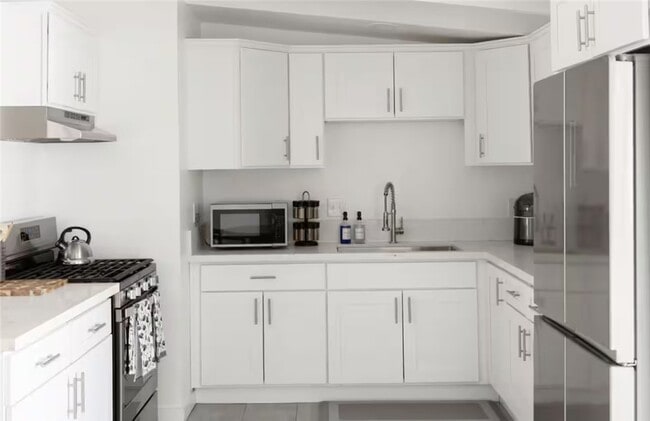 Building Photo - 22470 Fawnridge Dr