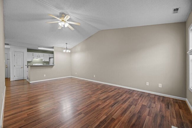 Building Photo - 123 Jerrett Ln