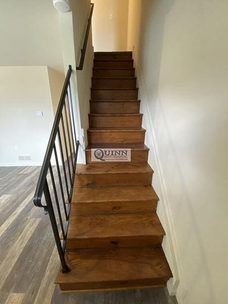 Building Photo - 124 E Village Rd