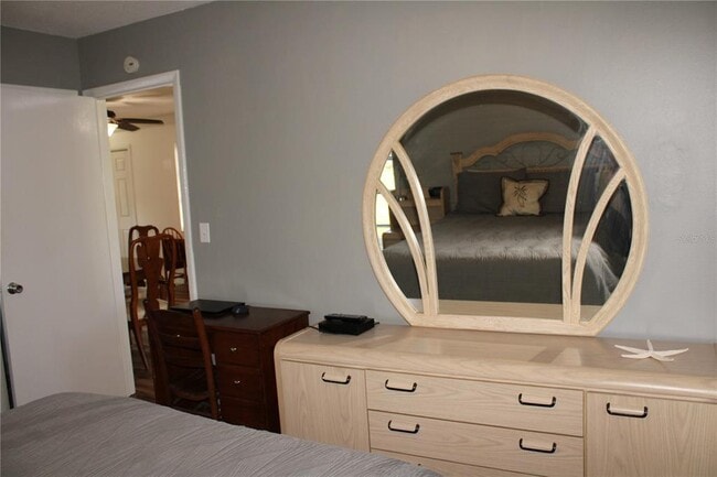 Building Photo - 5062 Live Oak Cir