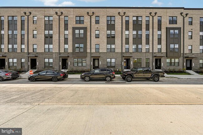 Building Photo - 2506 W Peninsula Dr