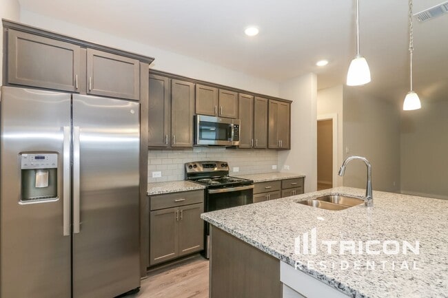 Building Photo - 23627 Gibson Frst Dr
