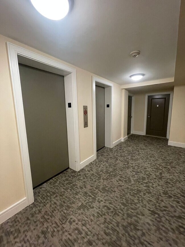 Building Photo - Spacious Efficiency with Modern Amenities, SW Waterfront Location, Fitness Room, Pool and Concier...