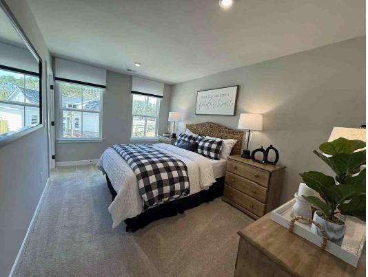 Building Photo - 28 Crown St