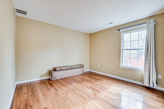 Building Photo - 169 Metuchen Ave