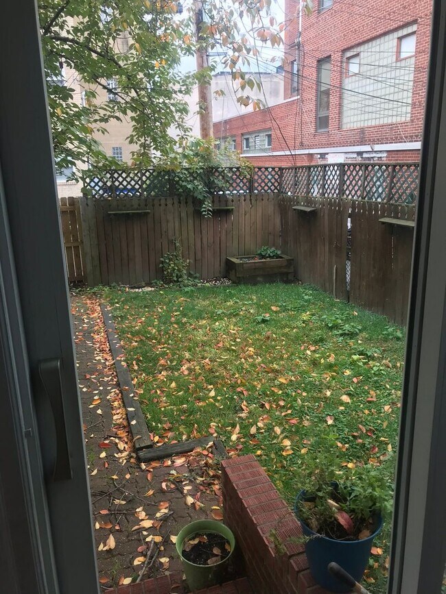 Building Photo - Absolutely Stunning Single Family in Bloomfield!