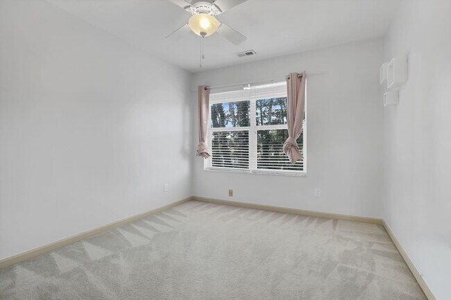 Building Photo - 2573 Rustling Oak Blvd