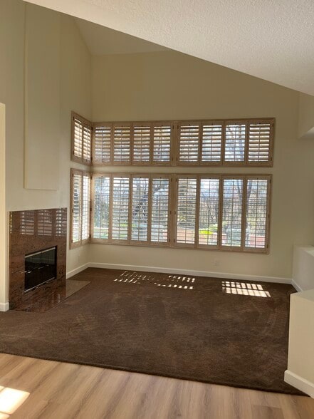 Building Photo - 28277 Via Luis