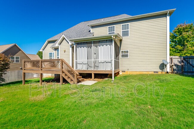 Building Photo - 8802 Mckenzie Farm Dr