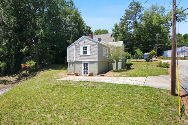 Building Photo - 1278 Adair St SW