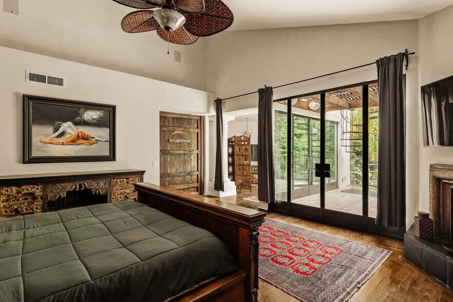 Building Photo - 4909 Woodley Ave