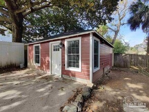 Building Photo - 6 W De Soto St