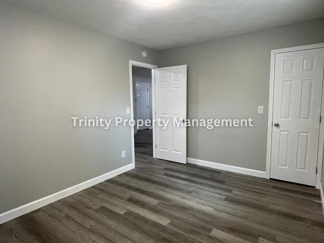 Building Photo - 772 Limestone Run Rd