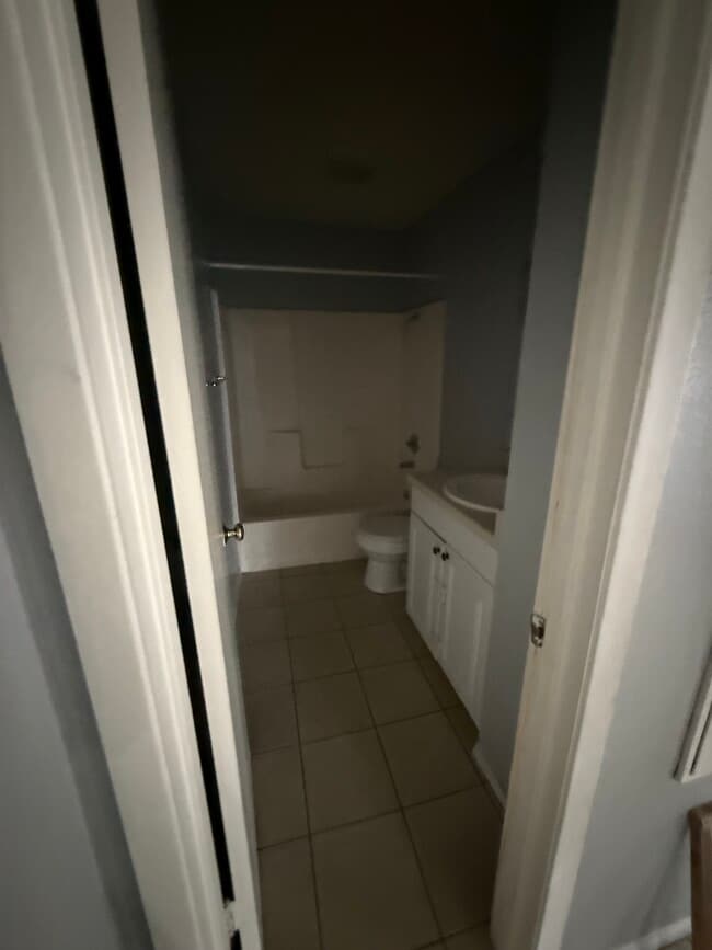 Building Photo - 2009 West Loop