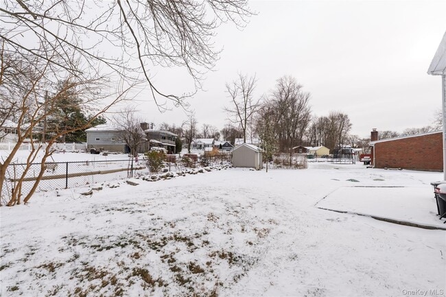 Building Photo - 74 Lakeshore Dr E