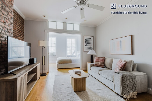 Building Photo - 118 Christopher St