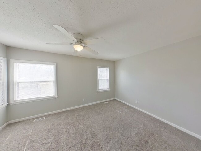 Building Photo - 417 S Leonine Rd