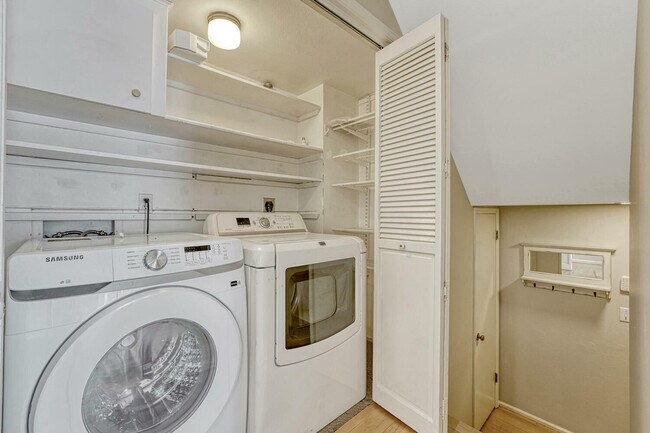 Building Photo - 7398 S Hudson Way