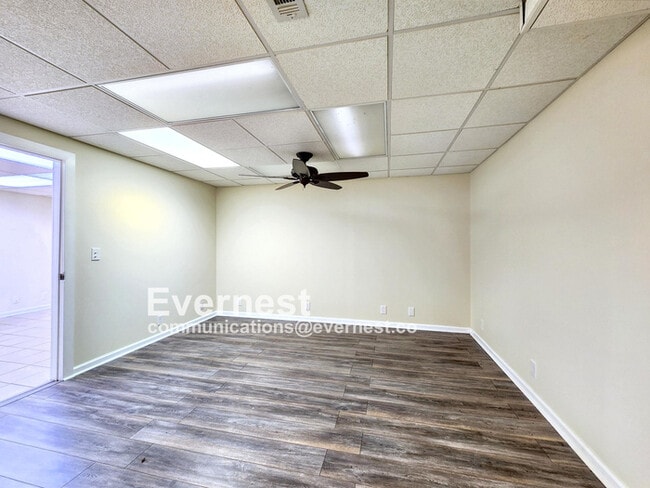 Building Photo - 2047 Arbor Forest Dr SW