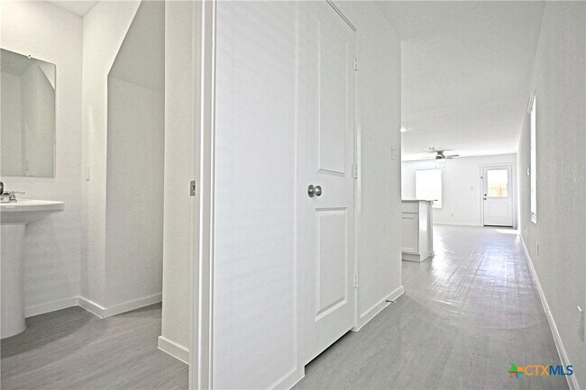 Building Photo - 11822 Bluebell Rdg