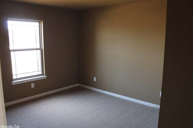 Building Photo - 159 Harvick Cir
