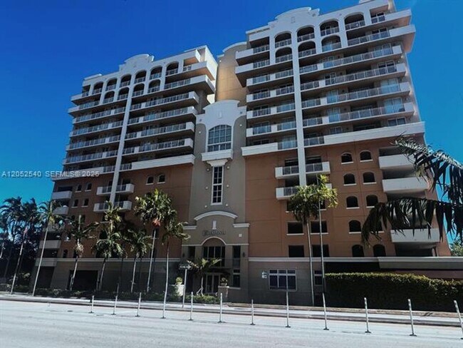 Building Photo - 2425 SW 27th Ave