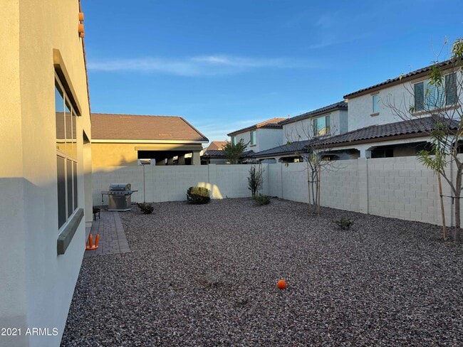 Building Photo - 9565 E Theia Dr