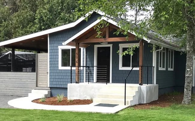 Building Photo - Beautiful 4 Bed, 3 Bath Walking Distance to the Beach!!!