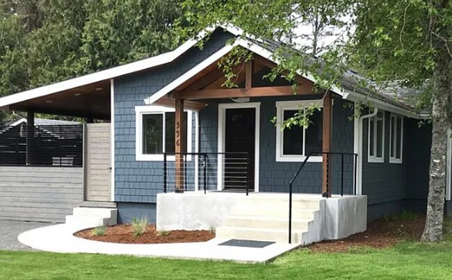 Building Photo - PRICE REDUCTION!! A Spacious 4 Bed, 3 Bath in Beautiful Cannon Beach