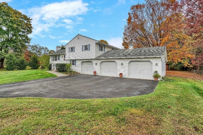 Building Photo - 150 Rothenburgh Rd