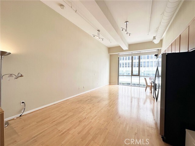 Building Photo - 175 S Lake Ave