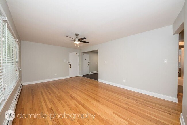 Building Photo - 5020 N Washtenaw Ave