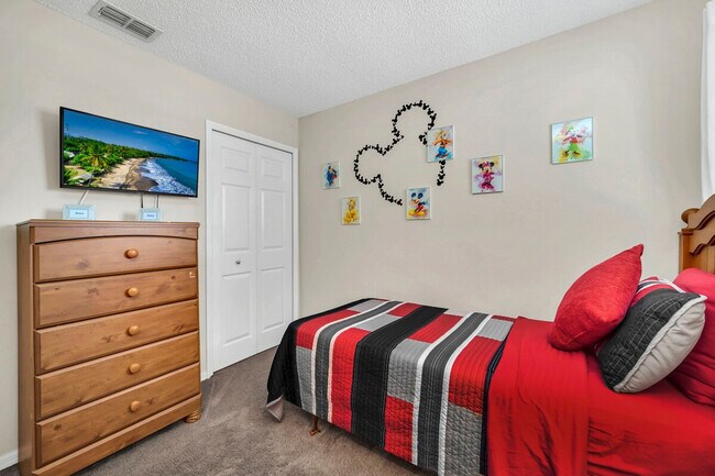Building Photo - 8538 Sunrise Key Dr