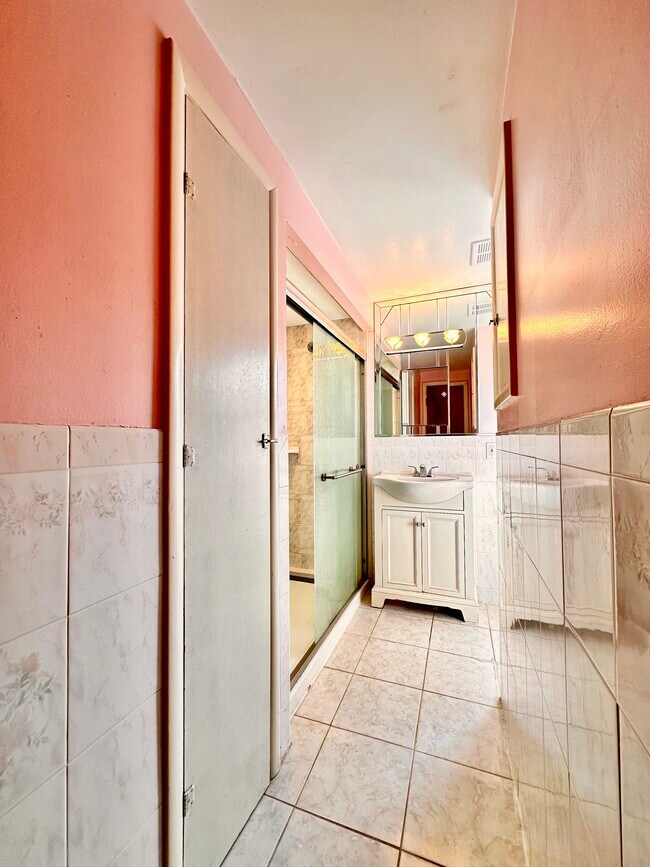 Building Photo - 73 Manning Rd