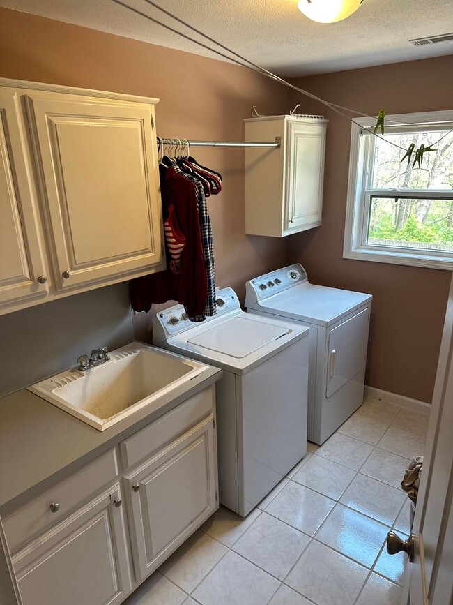 Building Photo - Available June 1st! Beautiful 4-Bedroom, 2...