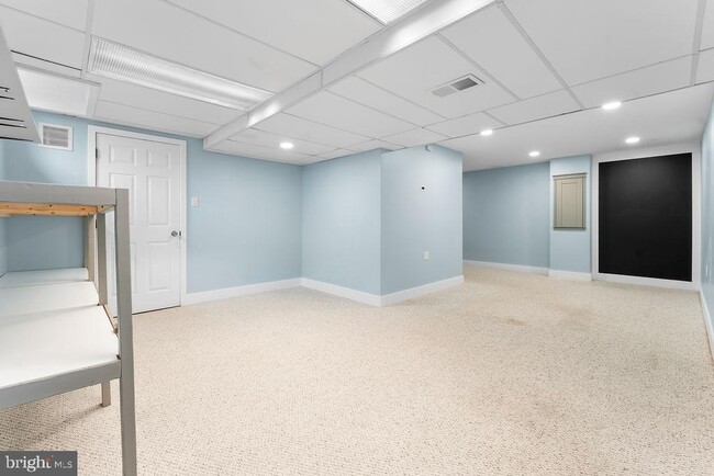 Building Photo - 17429 Gallagher Way