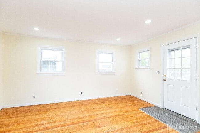 Building Photo - 78 Koyen St