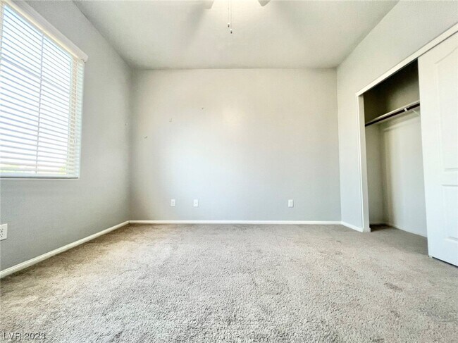 Building Photo - 930 Safe Sapphire Way