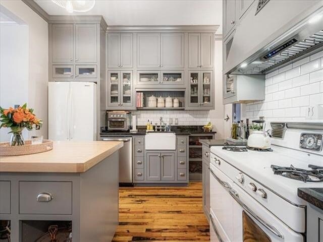 Building Photo - 28 S Barksdale St