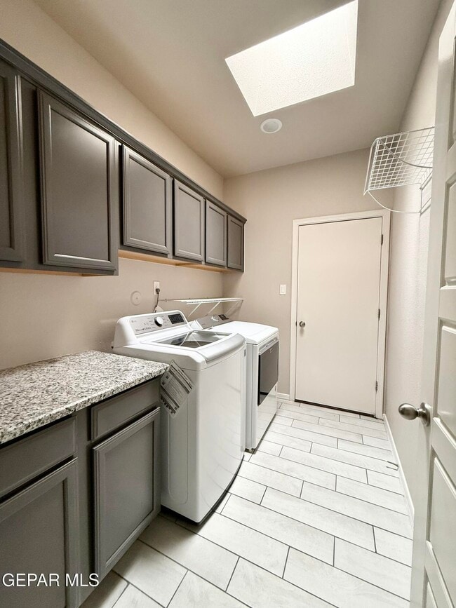 Building Photo - 4817 Mark Avizo