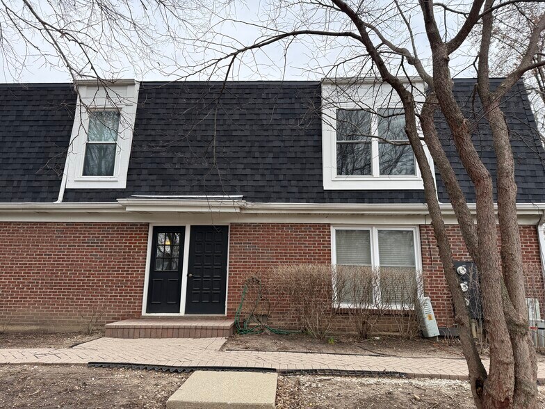 Building Photo - 837 Garfield Ave