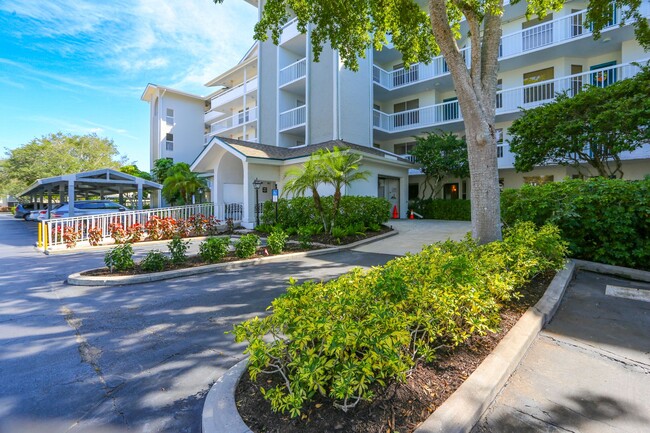 Building Photo - Live the Naples Lifestyle – Elegant 2BR/2B...