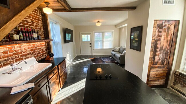 Family Room/Kitchen - 622 E Capitol Ave