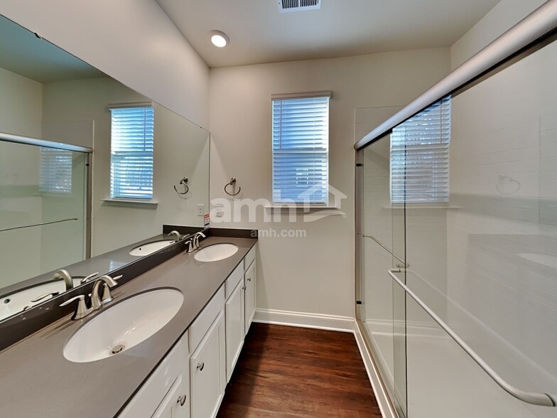 Building Photo - 616 Rivermist Dr