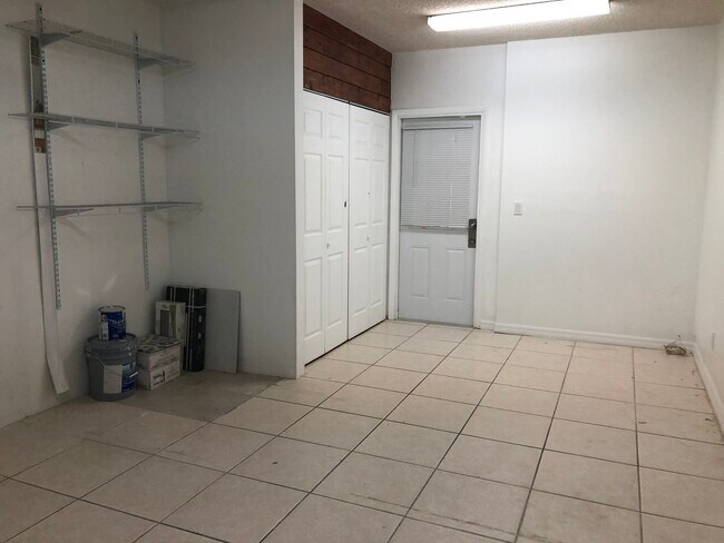 Garage and Landry - 11758 SW 108th Ln