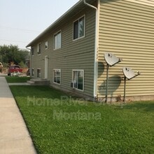 Building Photo - 1402 S 2nd St W