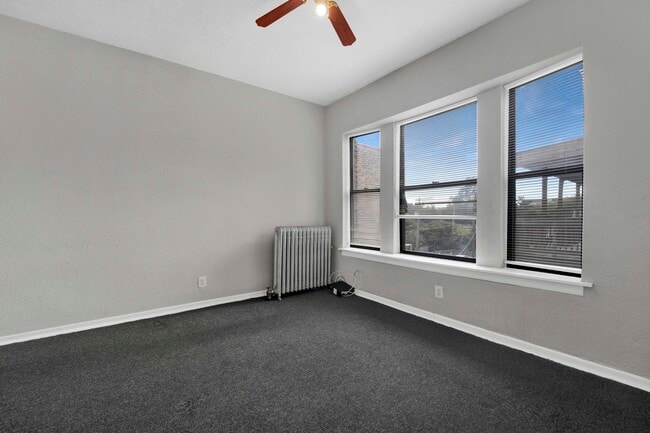 Building Photo - 6225 S Dorchester Ave