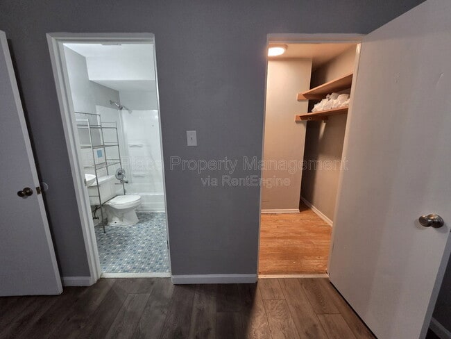 Building Photo - 2727 Hampton Ave