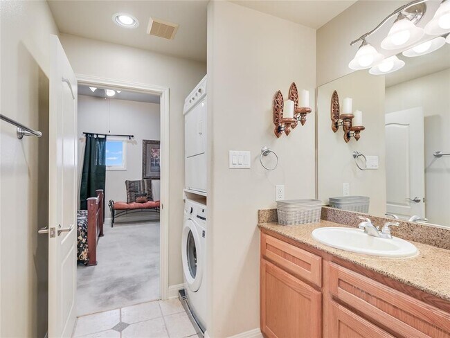 Building Photo - 1908 Kahala Sunset Dr